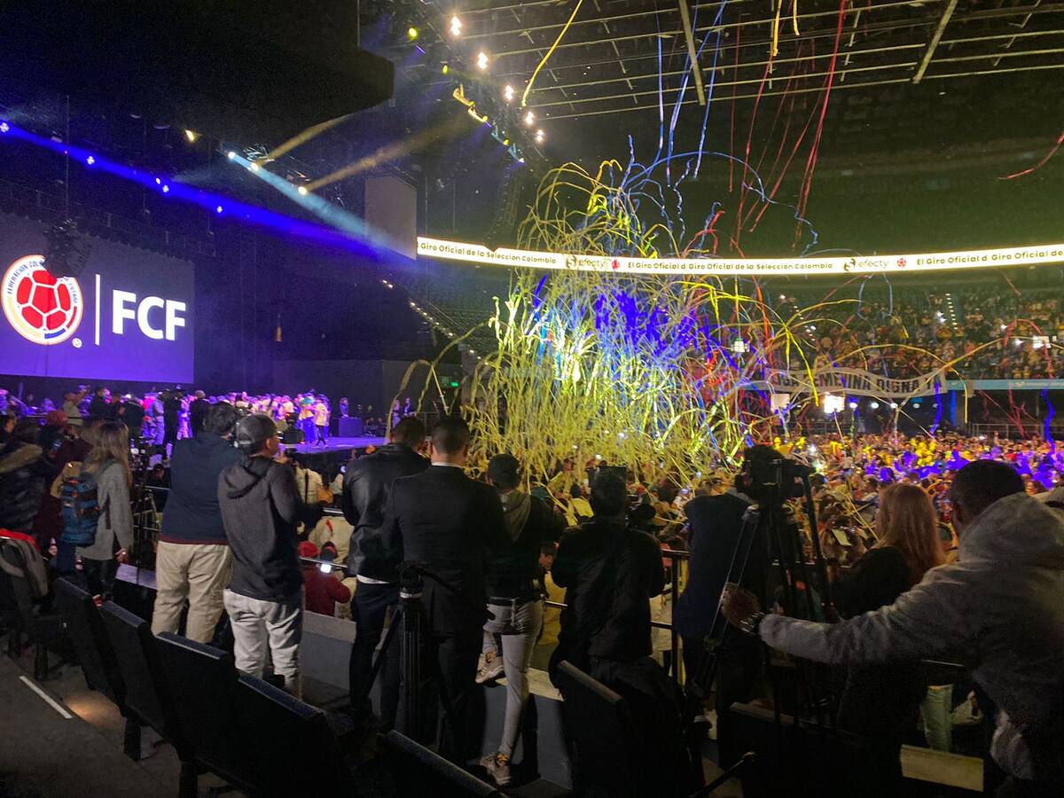 Selección Colombia femenina Sub-17, recibidas con euforia en Bogotá