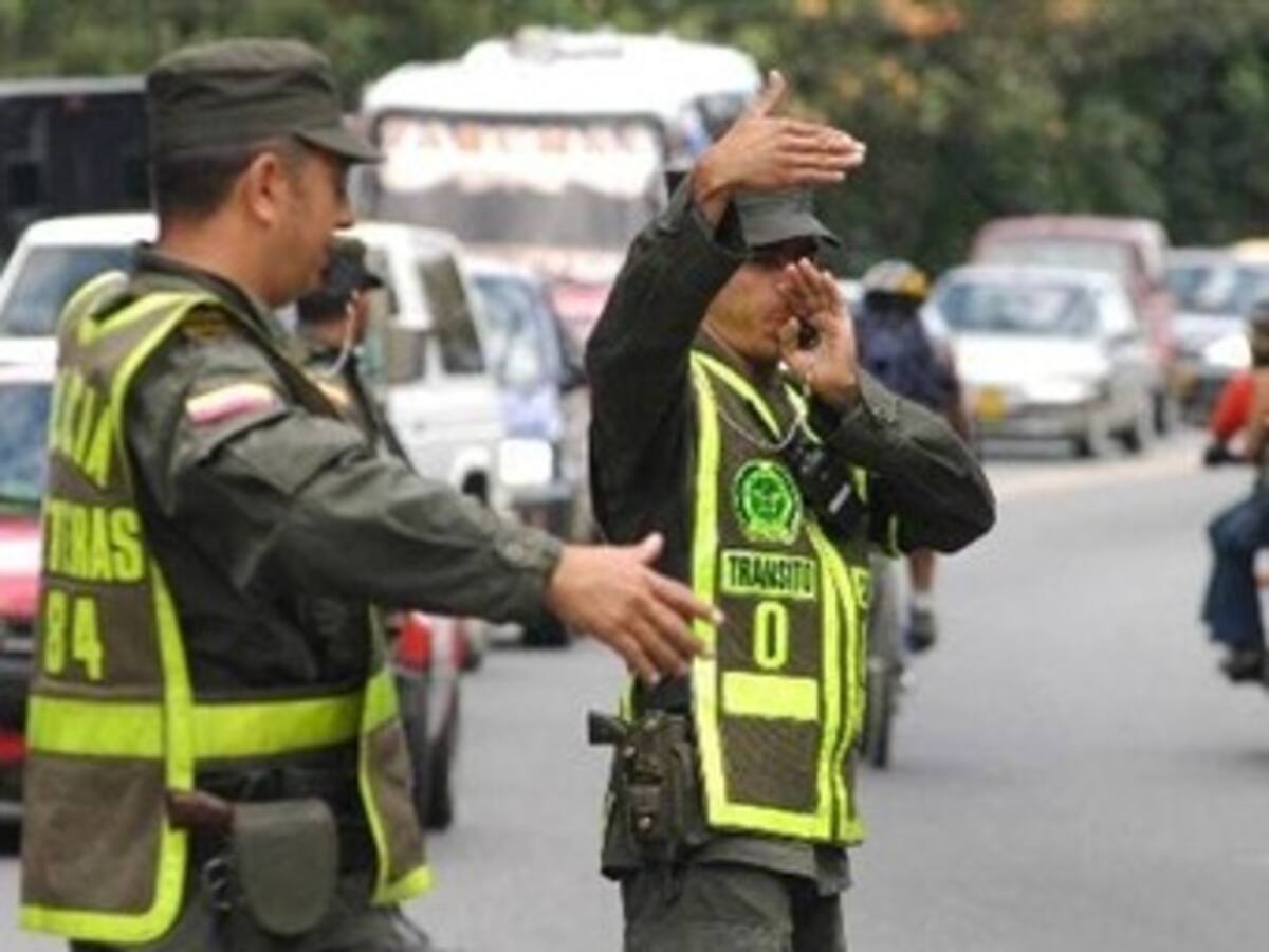 Cerca de 20.000 uniformados garantizan seguridad en carreteras durante este puente festivo