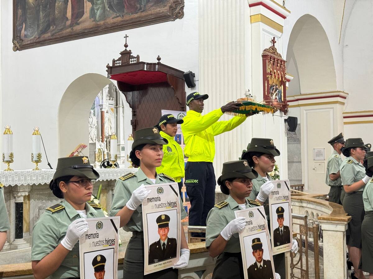 En Cali se realizó homenaje a los 22 cadetes asesinados por el ELN en 2019 en Bogotá