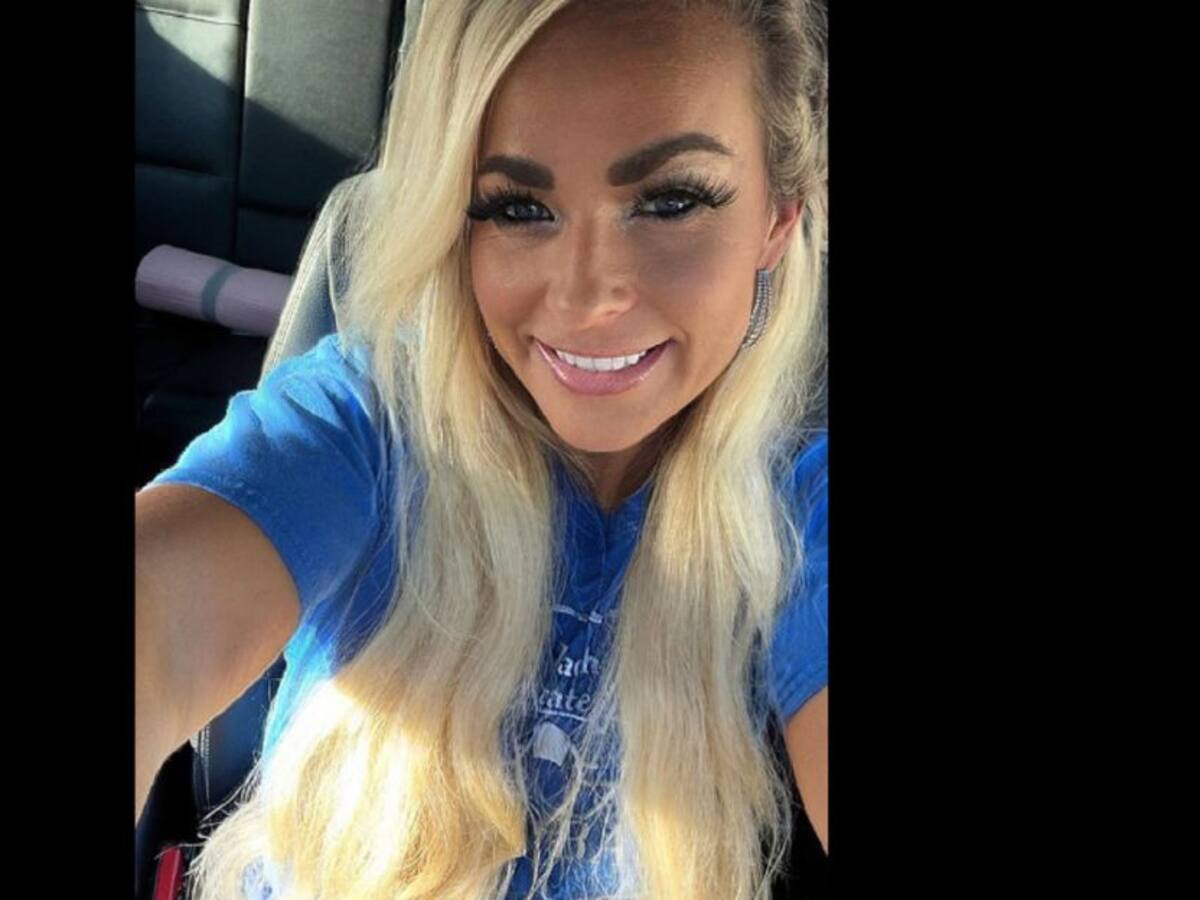 Mujer fue despedida de colegio al ser descubierta trabajando en OnlyFans