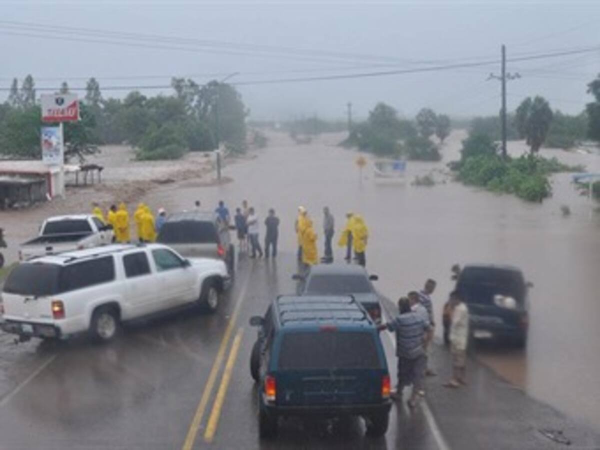Tormenta tropical "Manuel" se disipa sobre el norte de México
