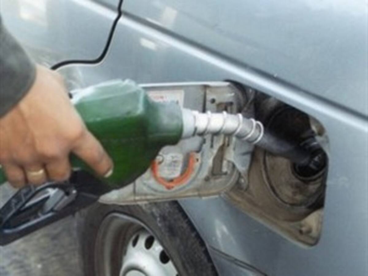 Nuevamente congelados los precios de la gasolina para junio