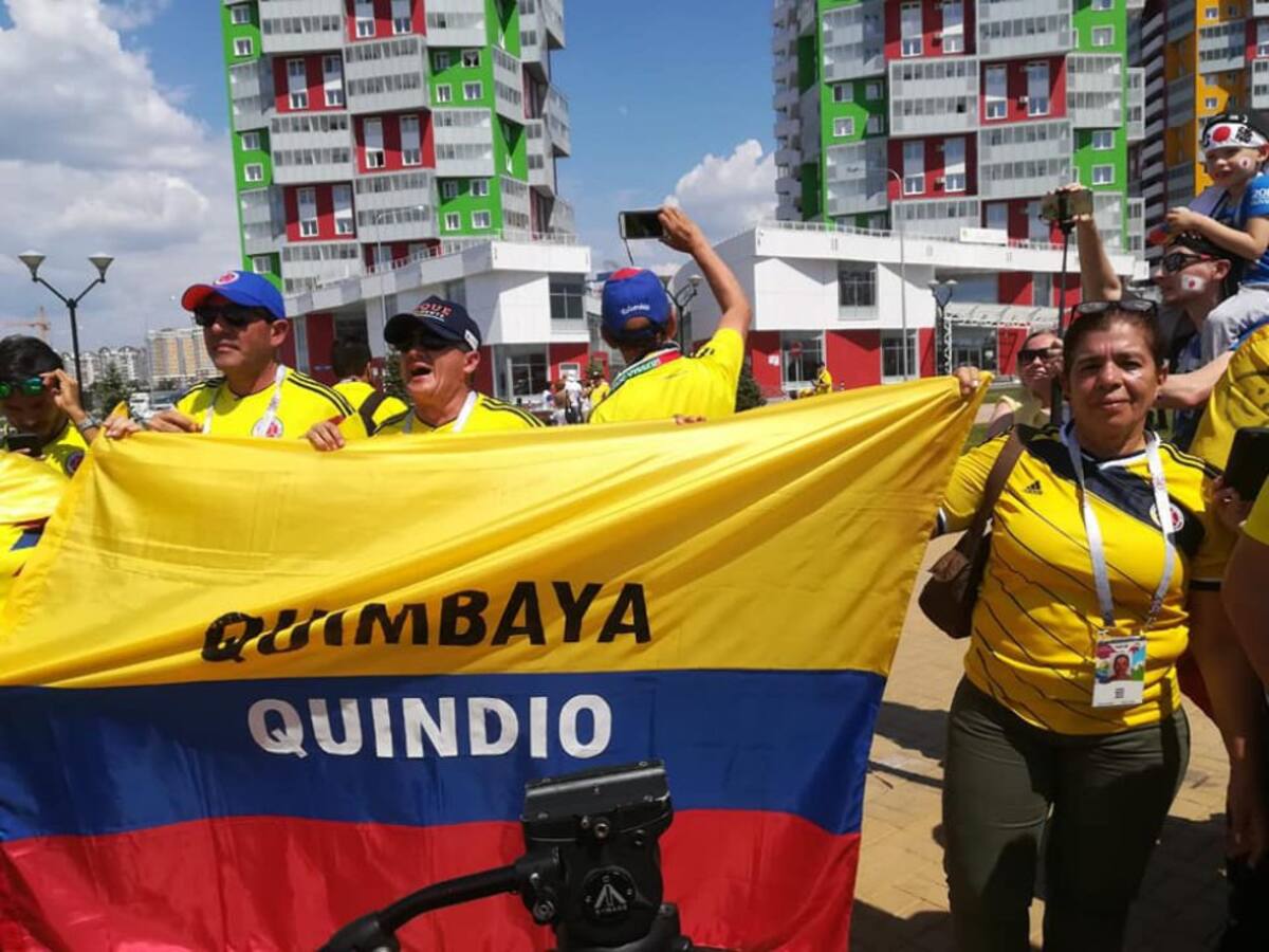 La Familia Rivillas de Quimbaya, Quindío en la afueras del estadio donde Colombia jugó el primer partido del mundial Rusia 2018
