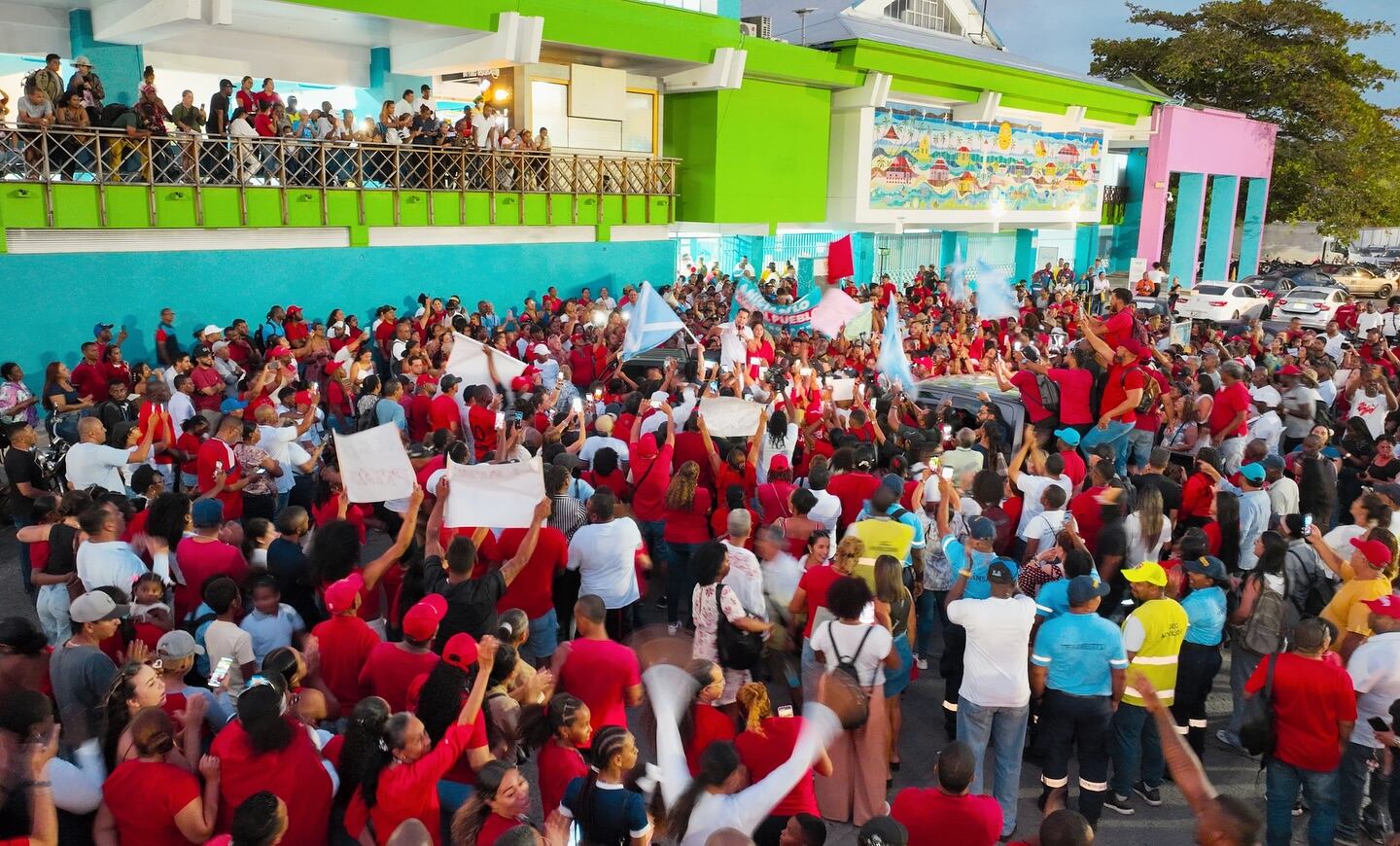 Recibimiento de seguidores de Nicolás Gallardo. Foto: Facebook Nicolás Gallardo Vásquez