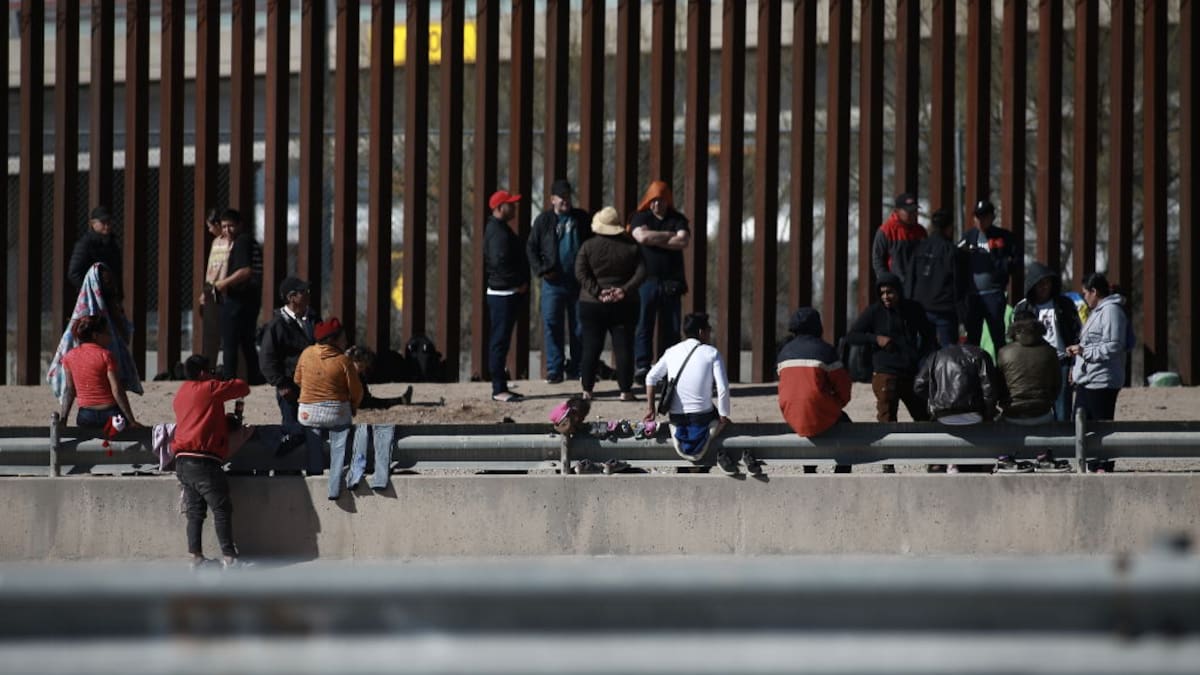 México: flujo migrante hacia EE.UU. cayó tras el fin del Título 42