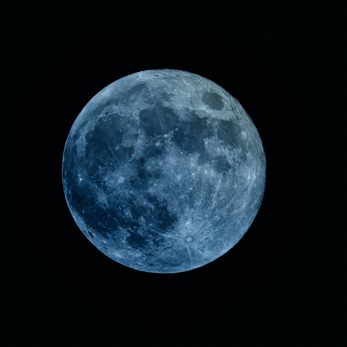 Super Luna Azul: Qué es, dónde verla desde Colombia y cómo aprovecharla para manifestar