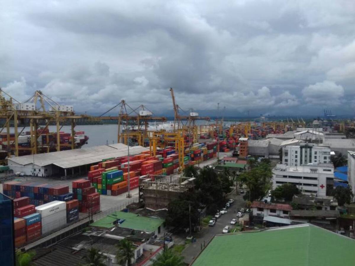 Por paro camionero la operación del puerto de Buenaventura se retrasa un mes