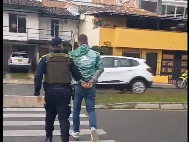 Capturado por agresión guardas de tránsito- foto video alcaldía Rionegro