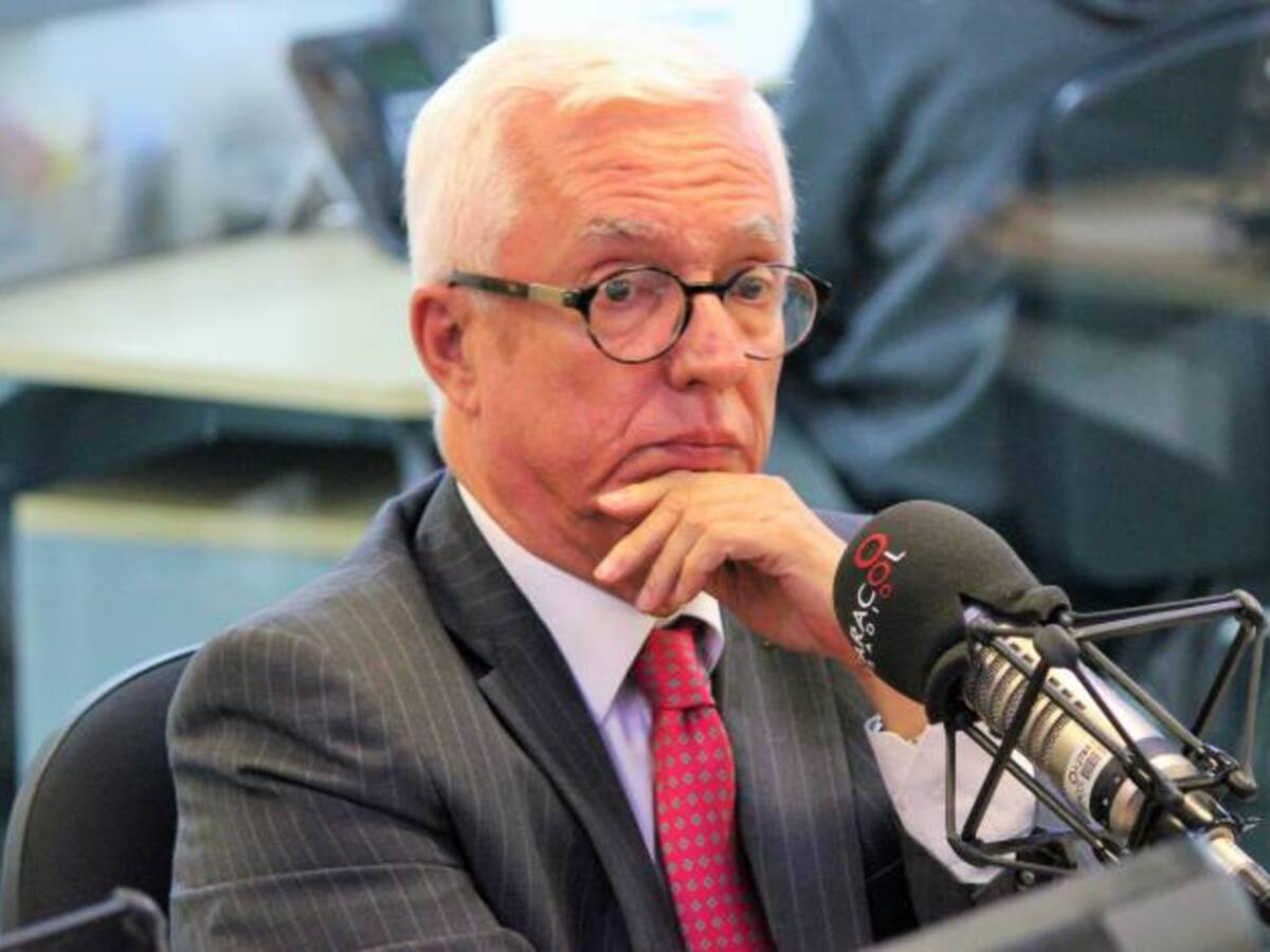 Con la reforma van a gravar más a los pobres y a las clases medias: Robledo