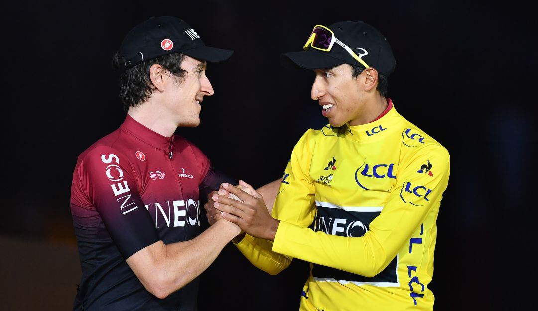 Geraint Thomas junto a Egan Bernal en el podio del Tour de Francia 2019