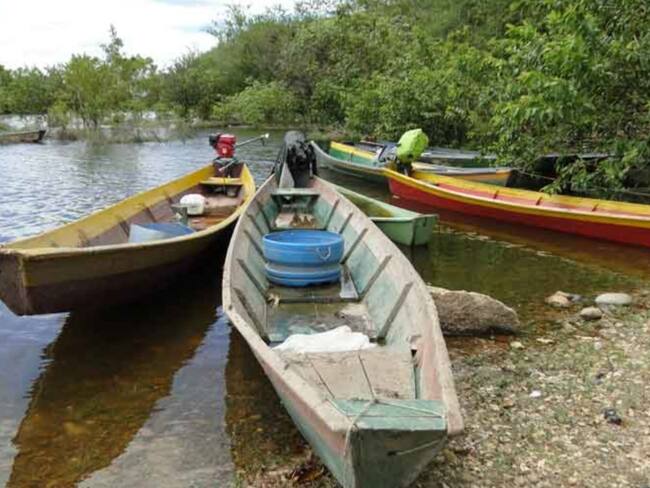 Eliseo Losada se encontraba en el puerto vendiendo la pesca realizada en la faena de la nocheanterior cuando dos hombres sin identificar accionaron un arma de fuego en su contra y sin
mediar palabra huyeron del lugar.