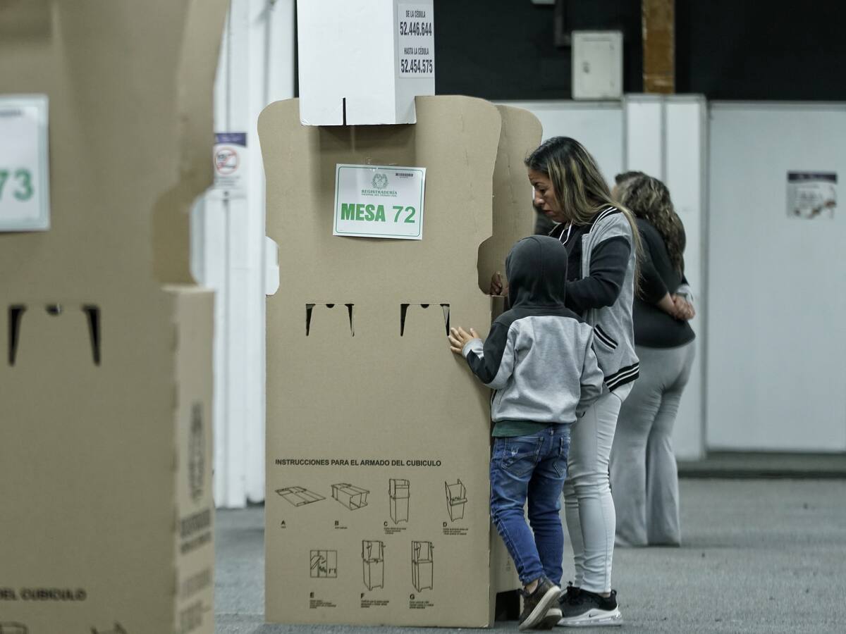 Este año habrá 30 elecciones atípicas en Colombia: registrador pidió regular doble militancia