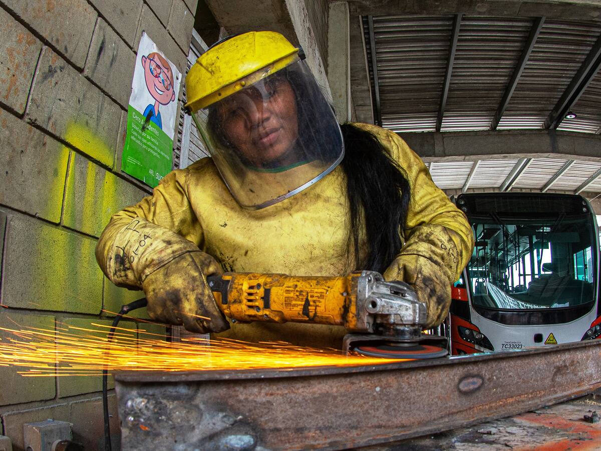 Conoce la historia de Yessenia Furnieles, latonera de Transcaribe y madre de cuatro hijos