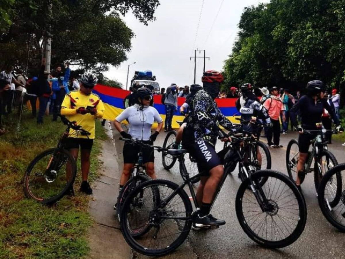 Continúan los cierres de vías en el Huila