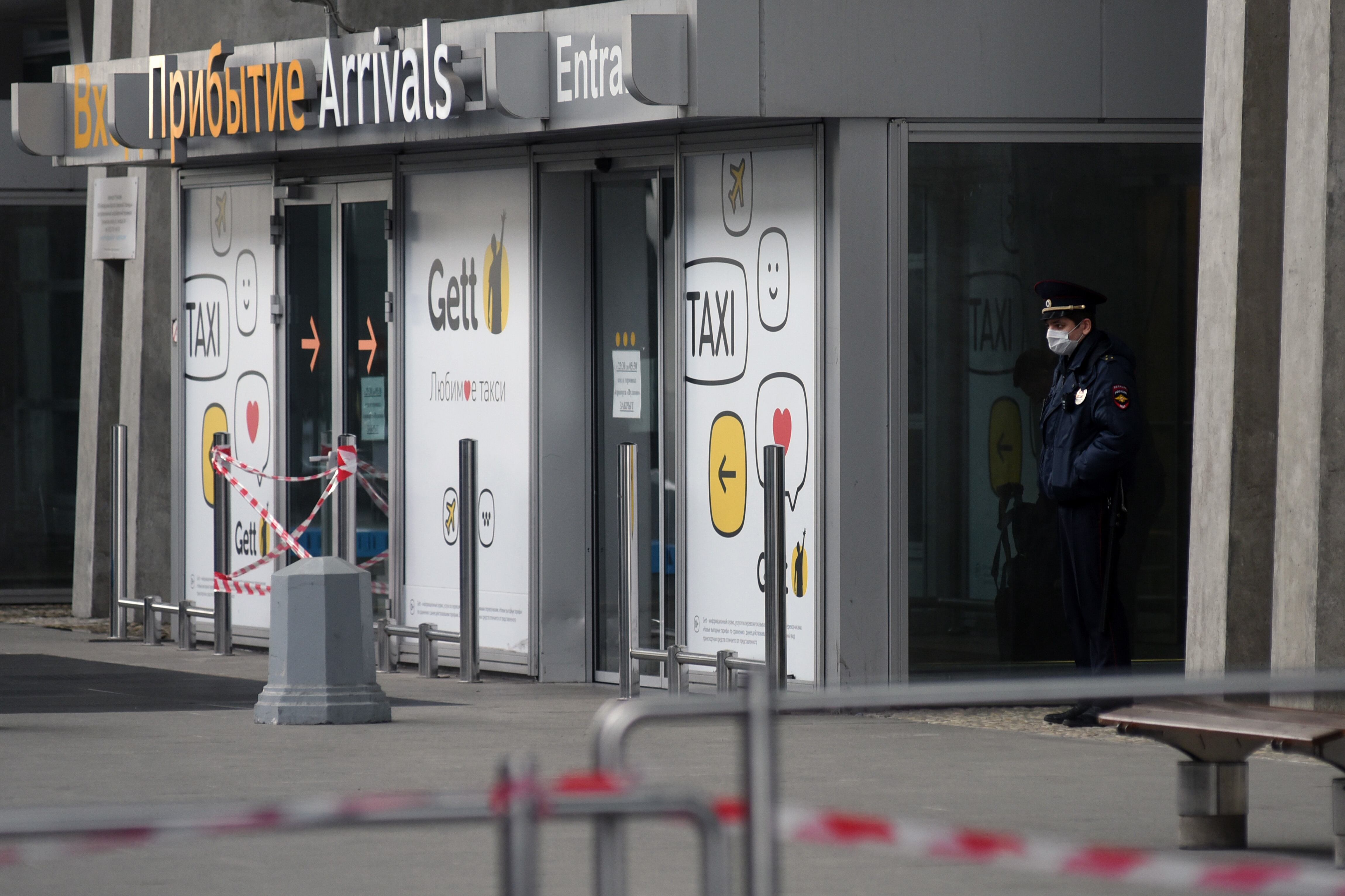 Salida del Aeropuerto Internacional de Pulkovo en San Petersburgo. 
(Foto: Sergey Nikolaev/NurPhoto via Getty Images)