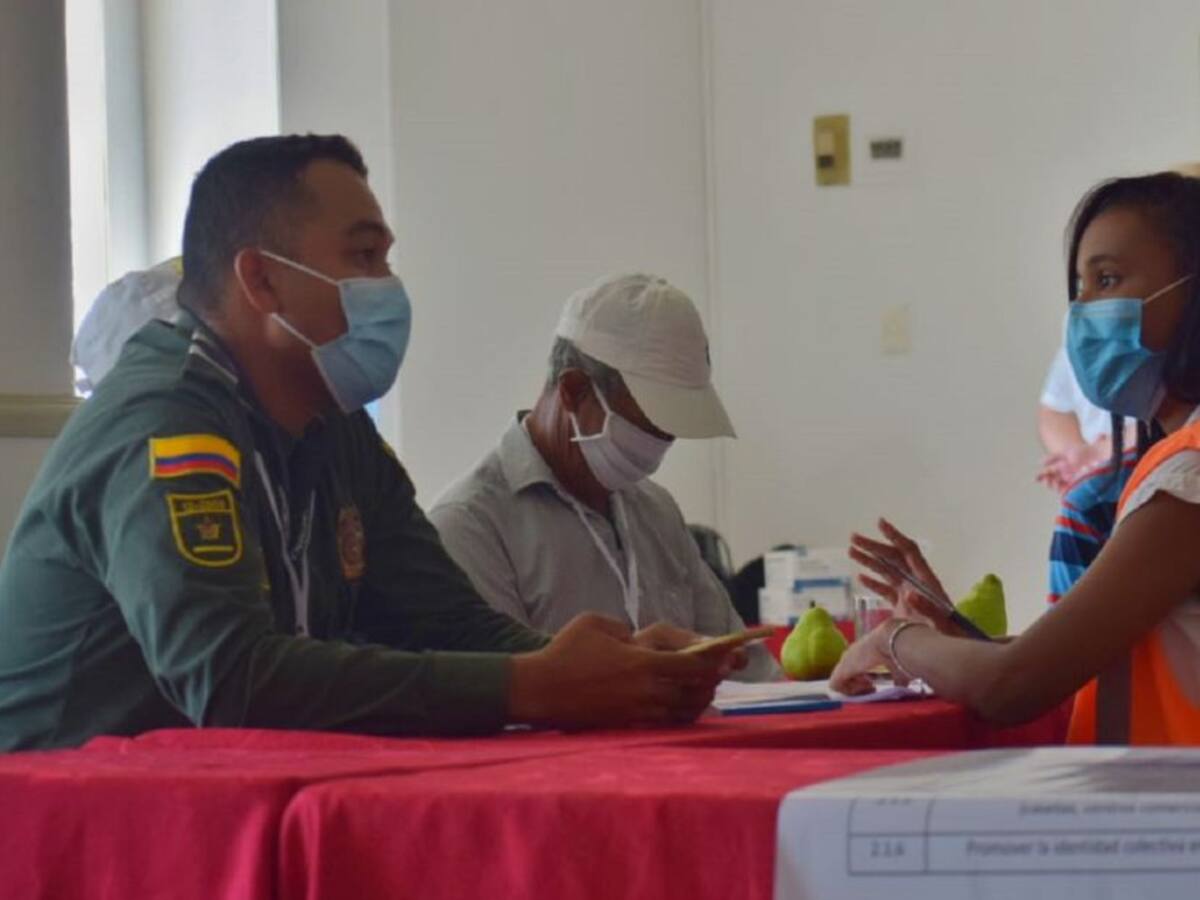 Avanza diseño de política pública para vendedores informales en Cartagena