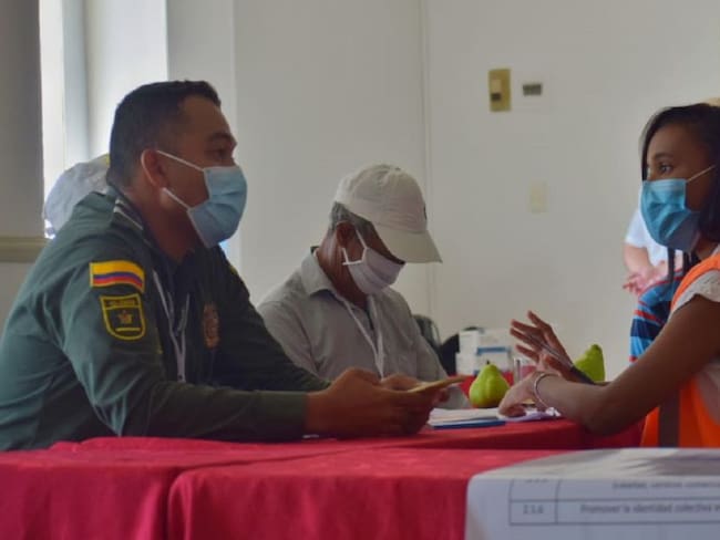 Avanza diseño de política pública para vendedores informales en Cartagena