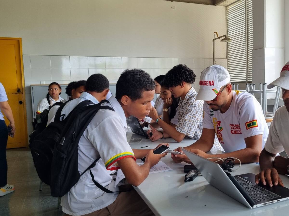 Distrito capacitará a estudiantes de Cartagena sobre tecnología