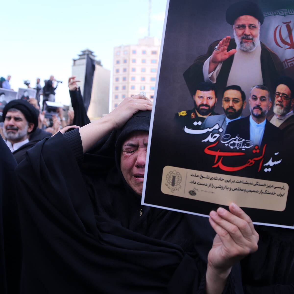 Ebrahim Raisi: Inician las ceremonias fúnebres para despedir al presidente iraní