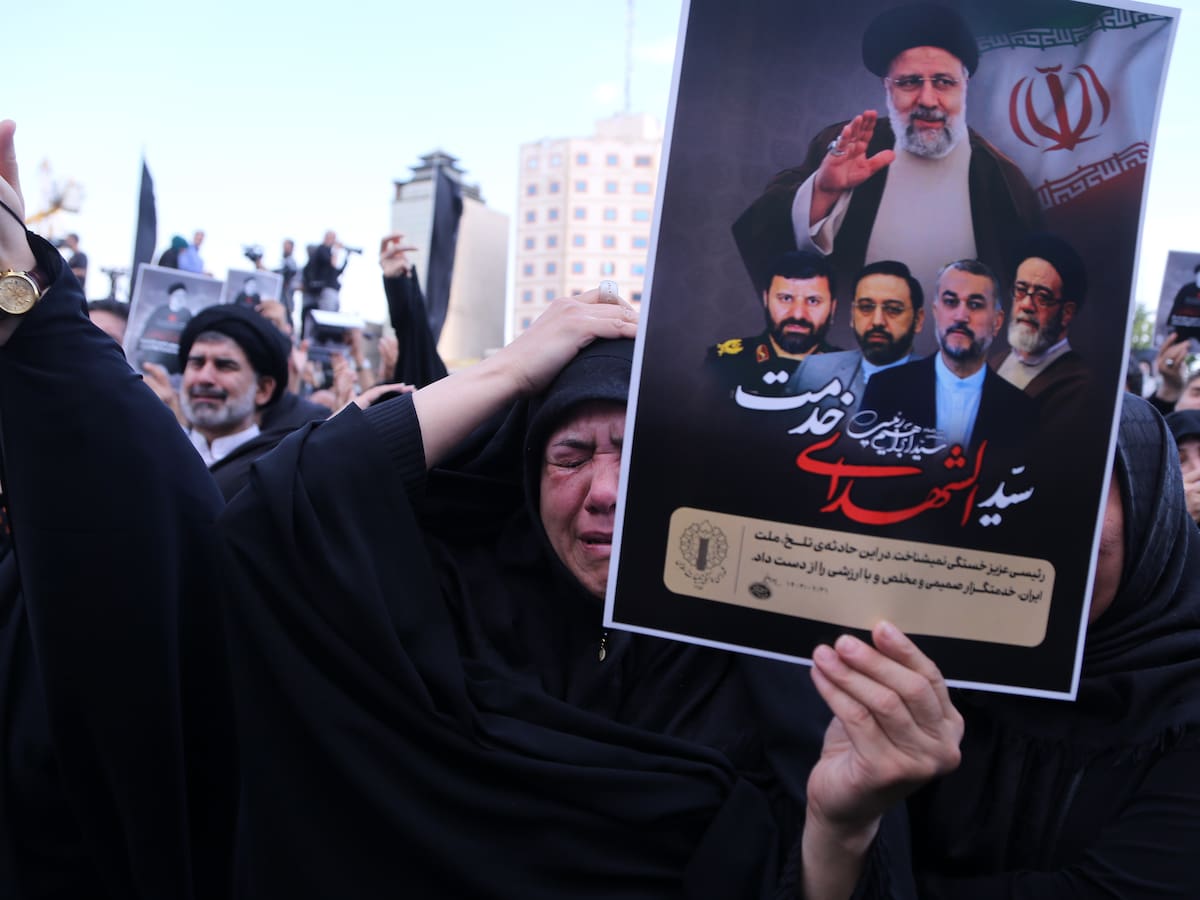 Ebrahim Raisi: Inician las ceremonias fúnebres para despedir al presidente iraní