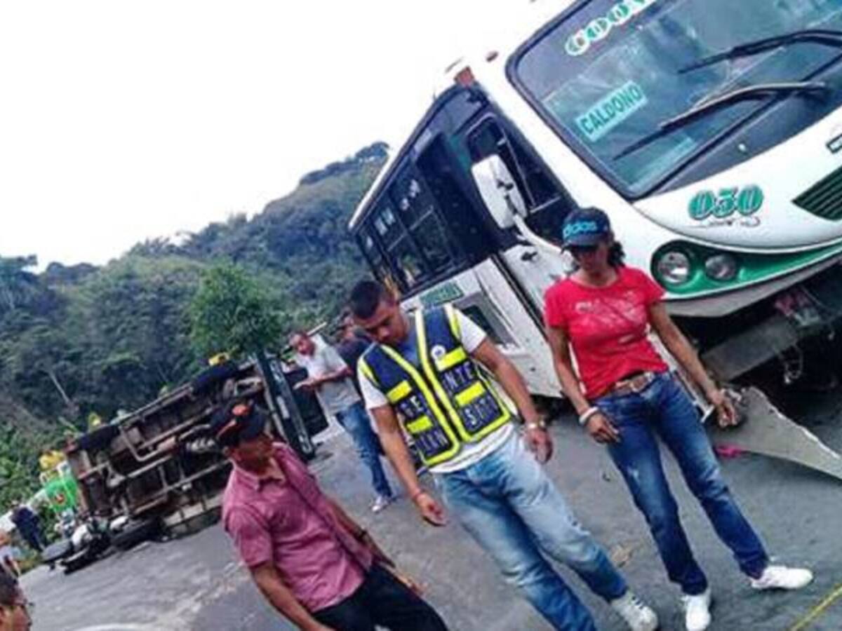 Un muerto y 10 heridos deja accidente en el Cauca