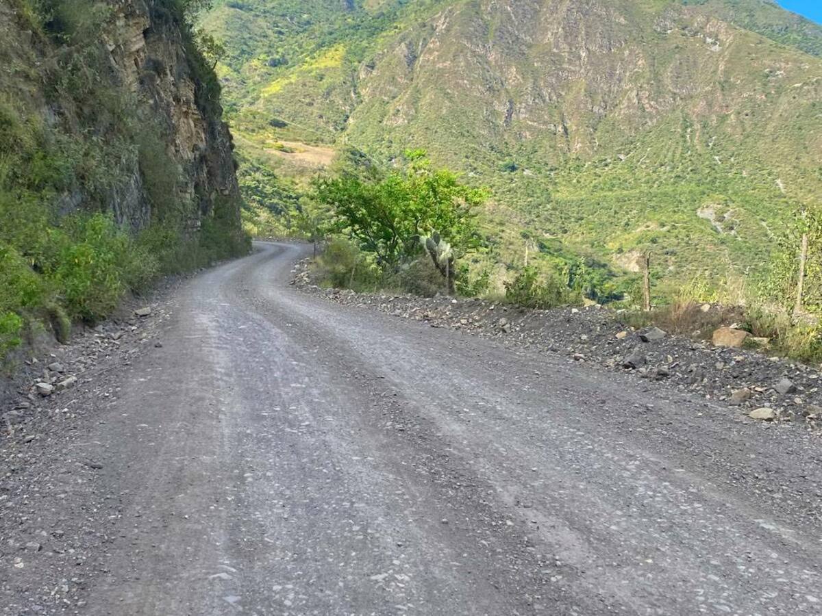 Retrasos y denuncias en la vía Sora–San Pedro de Iguaque preocupan a veedores