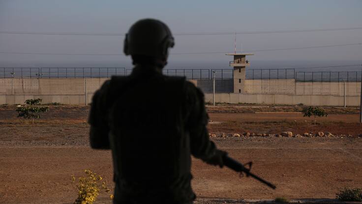 “Han vulnerado sus derechos procesales”: madre de Santiago Salazar, colombiano preso en El Salvador