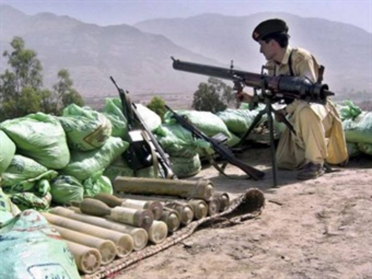 Gobierno de Pakistán ordena eliminar a los talibanes