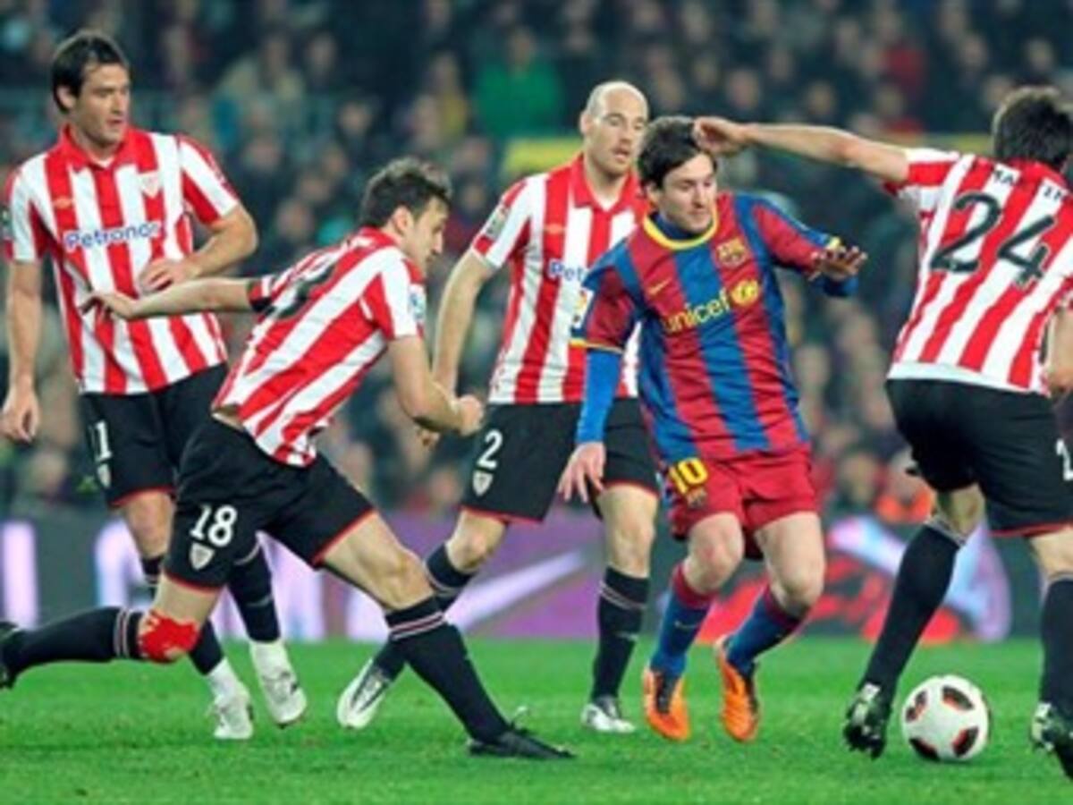 Barcelona sufre, pero derrota 2-1 al Bilbao en España