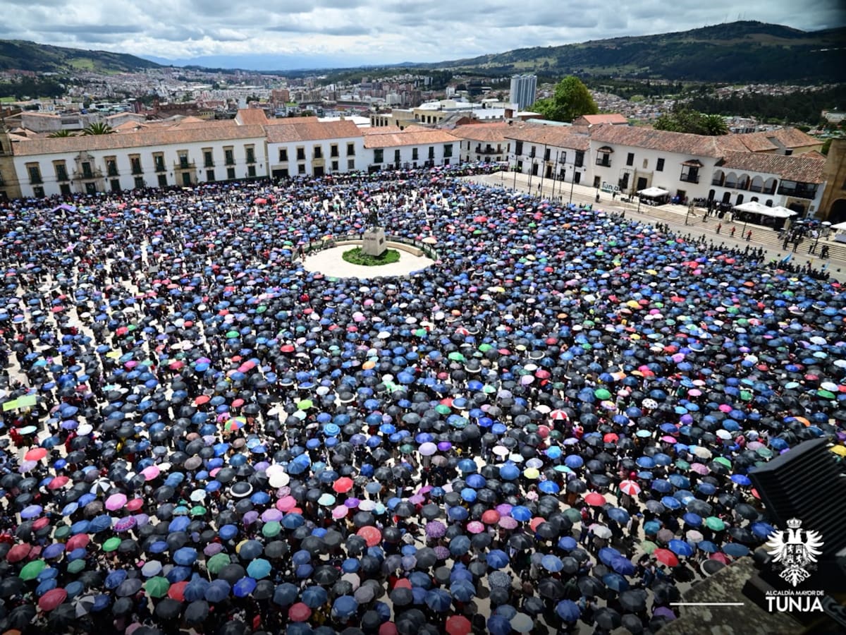 Más de 30.000 fieles acompañaron la solemne procesión de Nuestra Señora del Milagro en Tunja