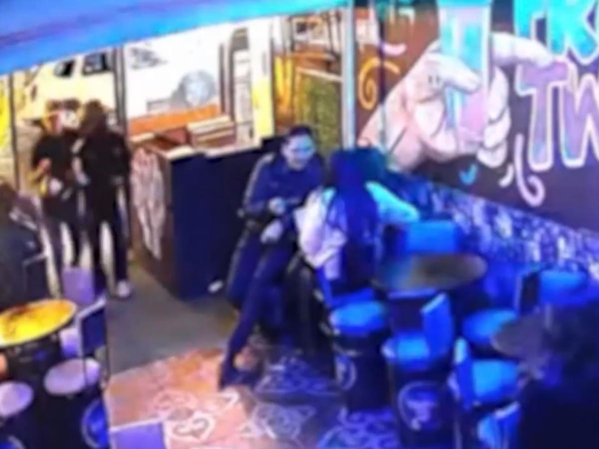 En balacera terminó el robo de un bar en Galerías: tres delincuentes fueron capturados