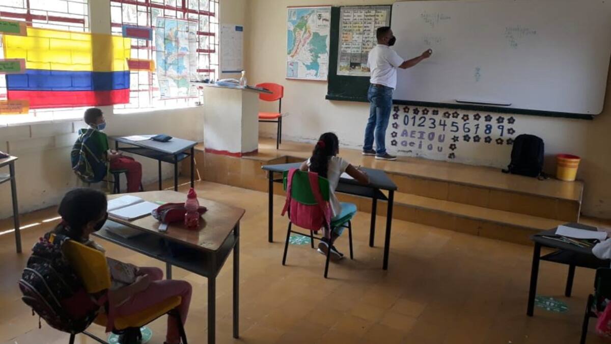 Con el 90% de presencialidad de los estudiantes terminó Caldas el 2021