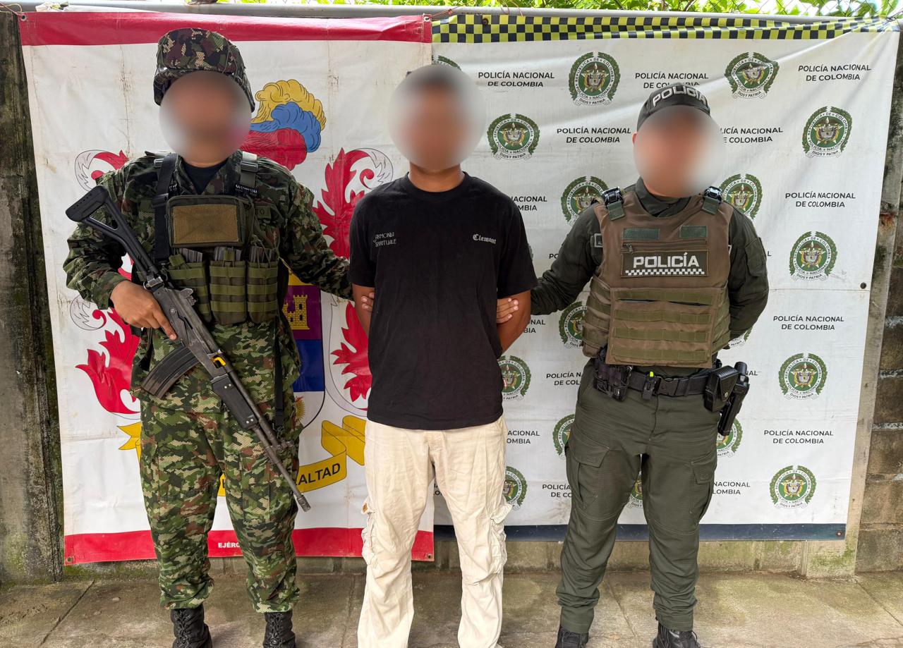 Capturado alias 'Pablo', presunto cabecilla de zona del Clan del Golfo, en El Bagre. Foto: Cortesía Ejército Nacional