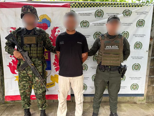 Capturado alias 'Pablo', presunto cabecilla de zona del Clan del Golfo, en El Bagre. Foto: Cortesía Ejército Nacional