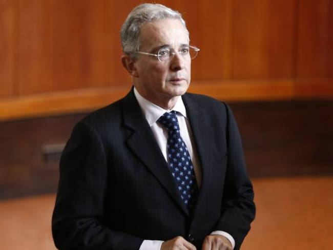 Así estallaron las redes sociales por la renuncia de Uribe al Senado