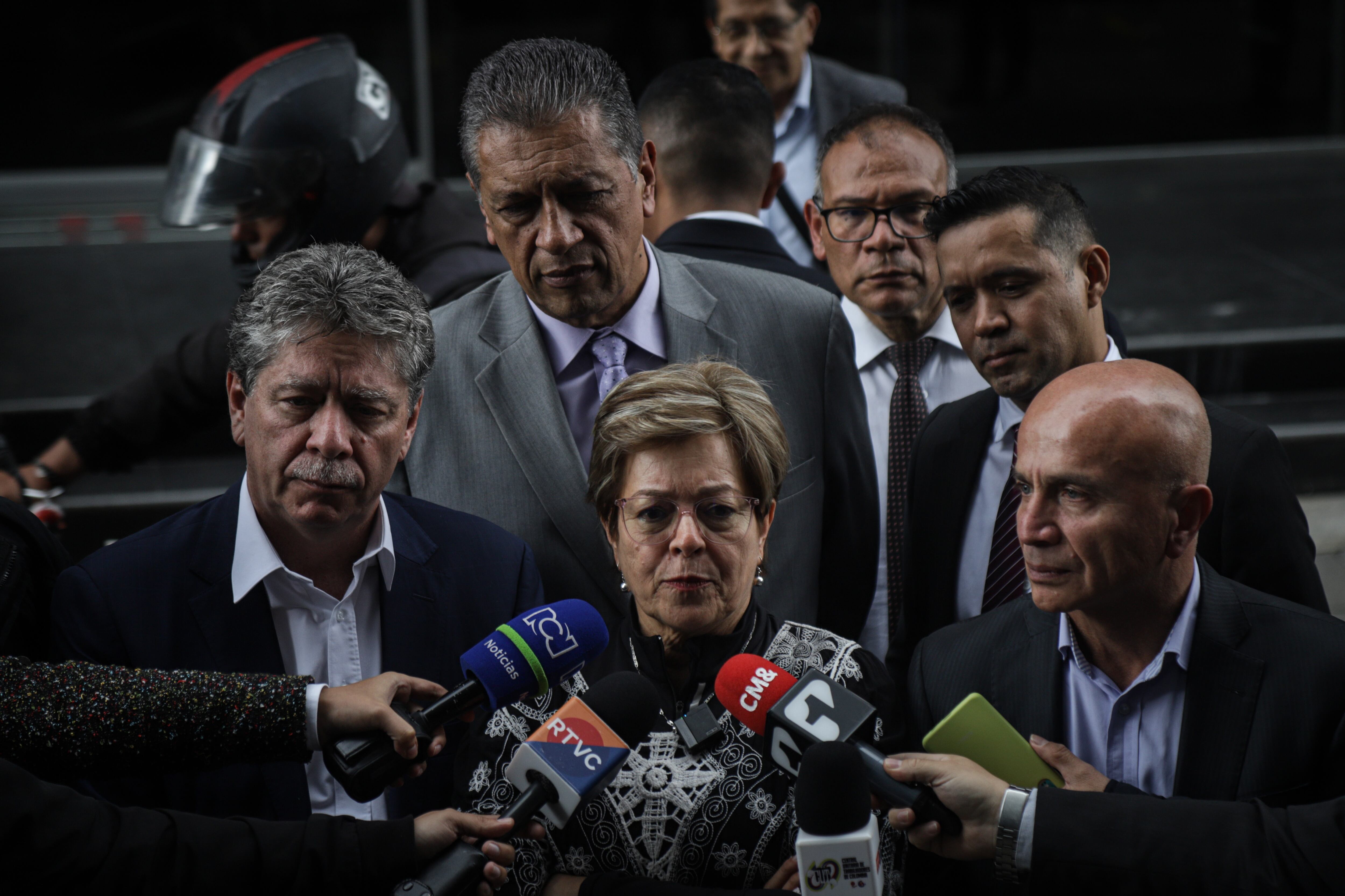 Bogotá , 24 de Octubre de 2022. Representantes del gobierno, trabajadores y empresarios se reunieron a puerta cerrada en el Ministerio del Trabajo para empezar discusión del salario mínimo,  reformas pensional y laboral. Diógenes Orejuela, voceros de la Central Unitaria de Trabajadores (CUT). (Colprensa - Álvaro Tavera)