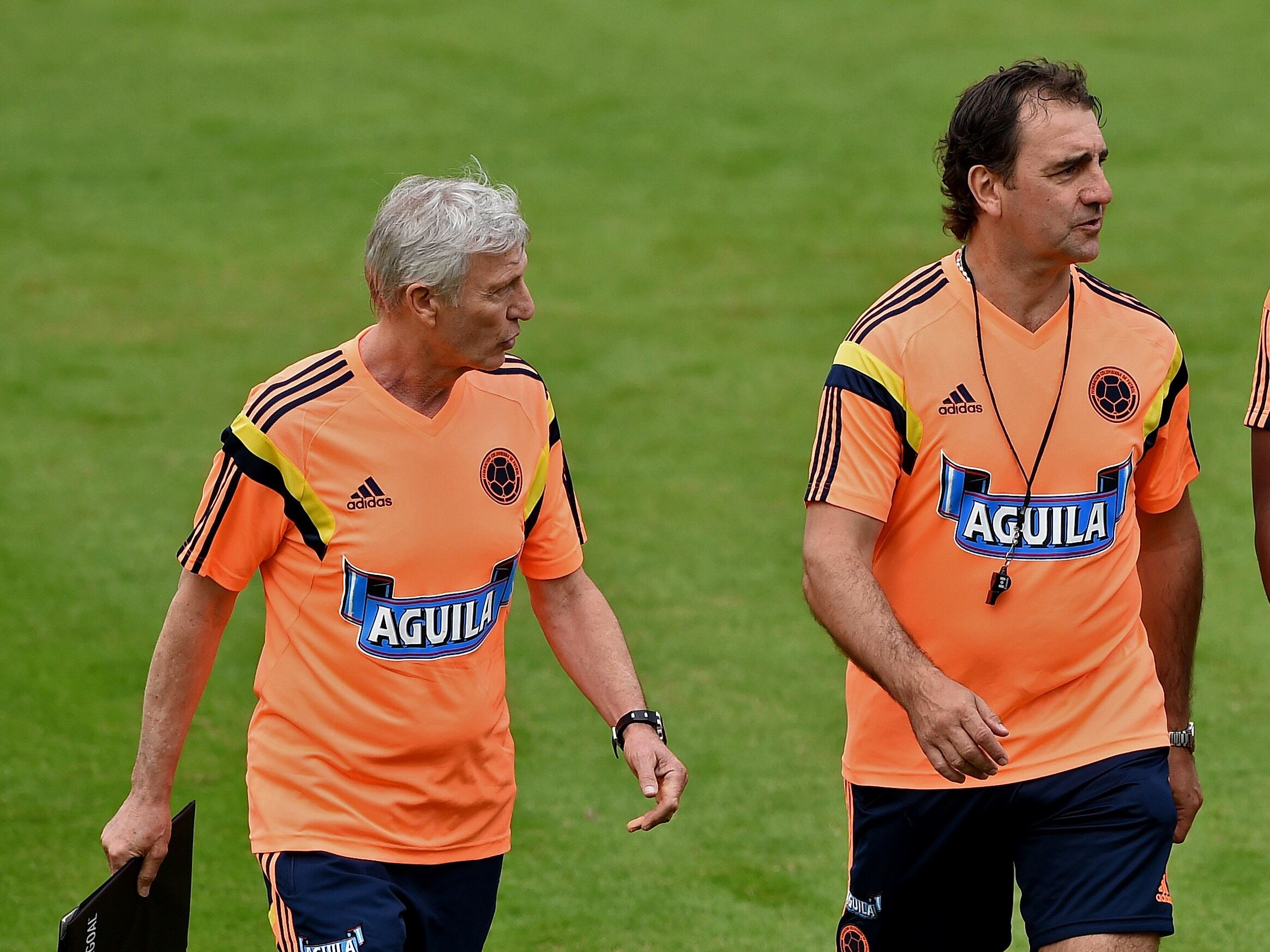 José Pérkam y Néstor Lorenzo durante su paso juntos en la Selección Colombia. (Photo credit should read EITAN ABRAMOVICH/AFP via Getty Images)