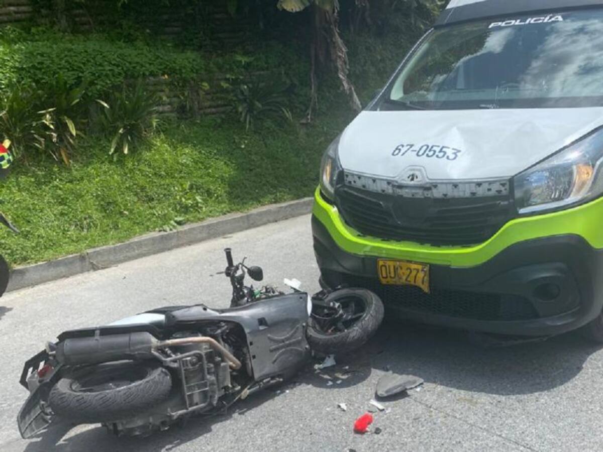 Huían de la Policía y chocaron contra una patrulla en Manizales