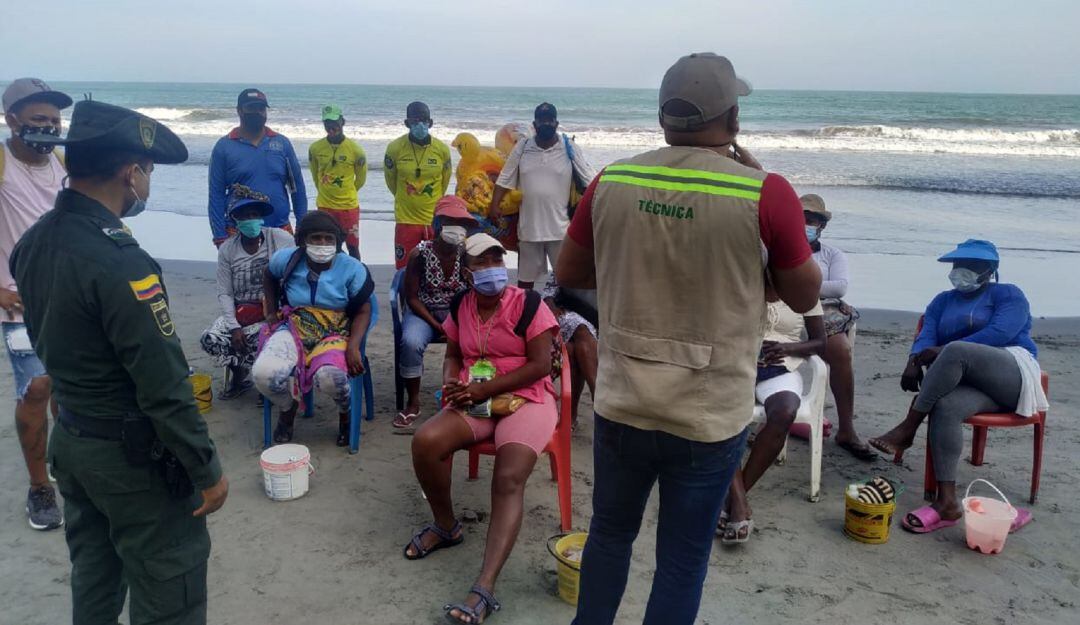 Estas personas aprendieron cómo identificar al caracol africano, formas de abordarlos y procedimientos para su erradicación.