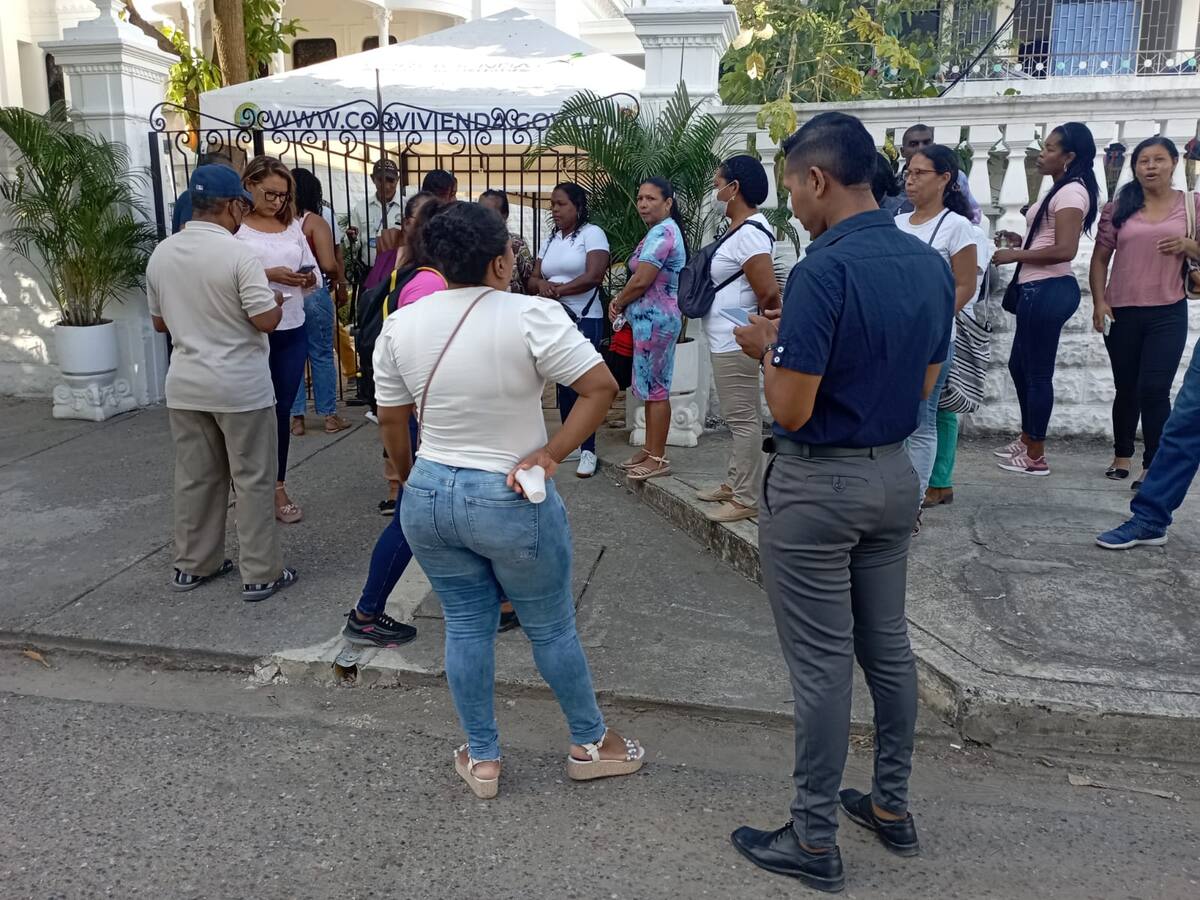 Denuncian demoras en la entrega de unidades habitacionales en Corvivienda