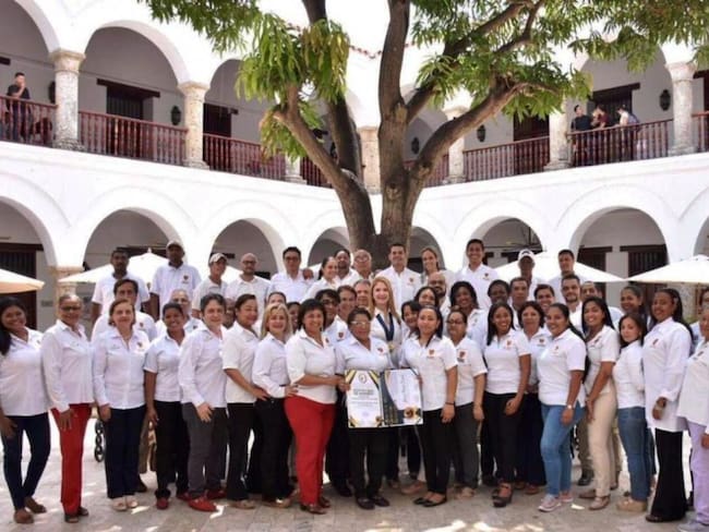 UNIBAC de Cartagena recibe reconocimiento a la excelencia académica