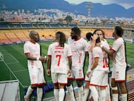 Estadio Nemesio Camacho El Campín y jugadores del América de Cali. Fotos: Alcaldía de Bogotá / (Photo by Marcus Ingram/Getty Images)