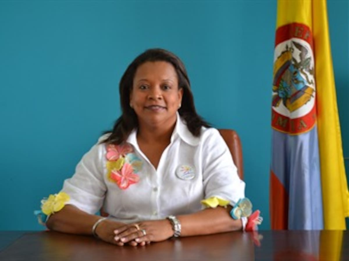 Gobernadora de San Andrés es objeto de amenazas de muerte por desconocidos