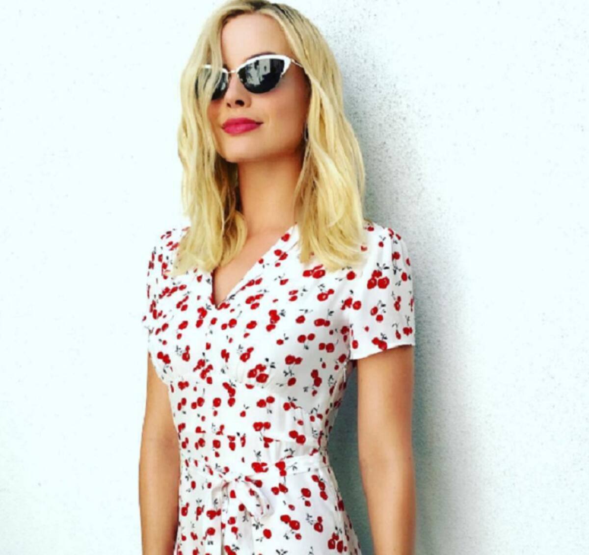 Es hija de Sarie Kessler y tiene tres hermanos Lachlan "Lockie" Robbie, Cameron Robbie y Anya Robbie.