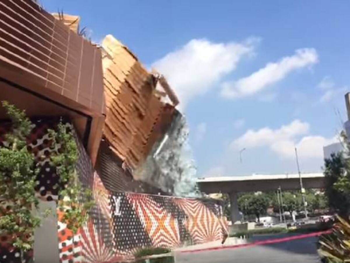 Se derrumba parte de centro comercial en Ciudad de México