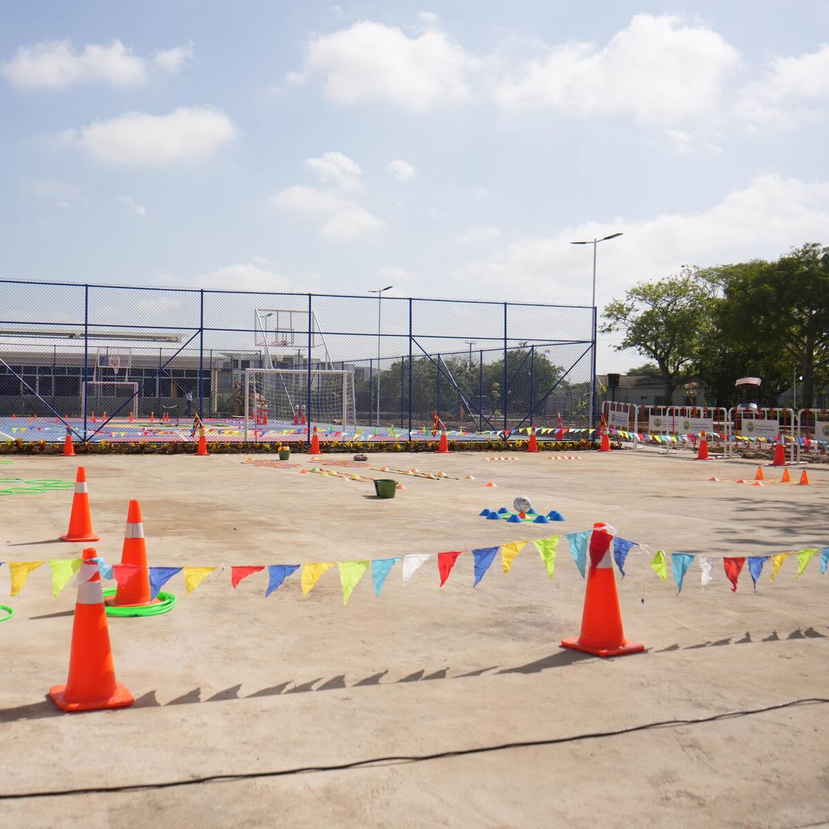 Dos canchas multifuncionales y toda su dotación para la Institución Etnoeducativa de Tierra Baja