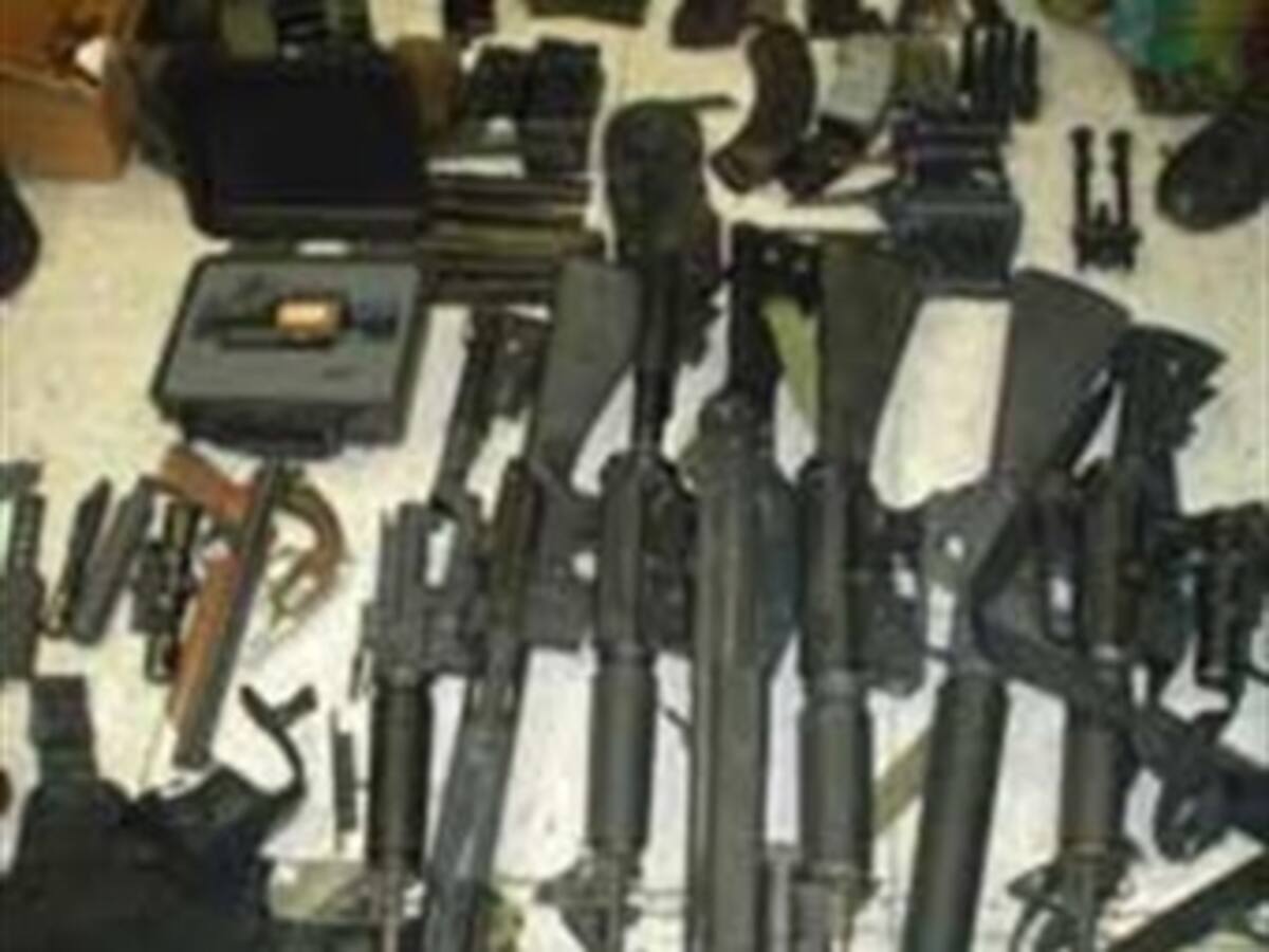 La Cuarta Brigada decomisó un arsenal bélico al jefe de una banda criminal en Antioquia