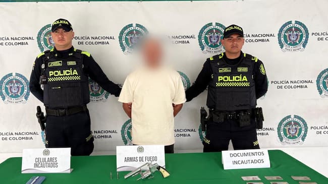 Fue capturado un hombre armado en un velorio: tenía 5 cédulas en su poder