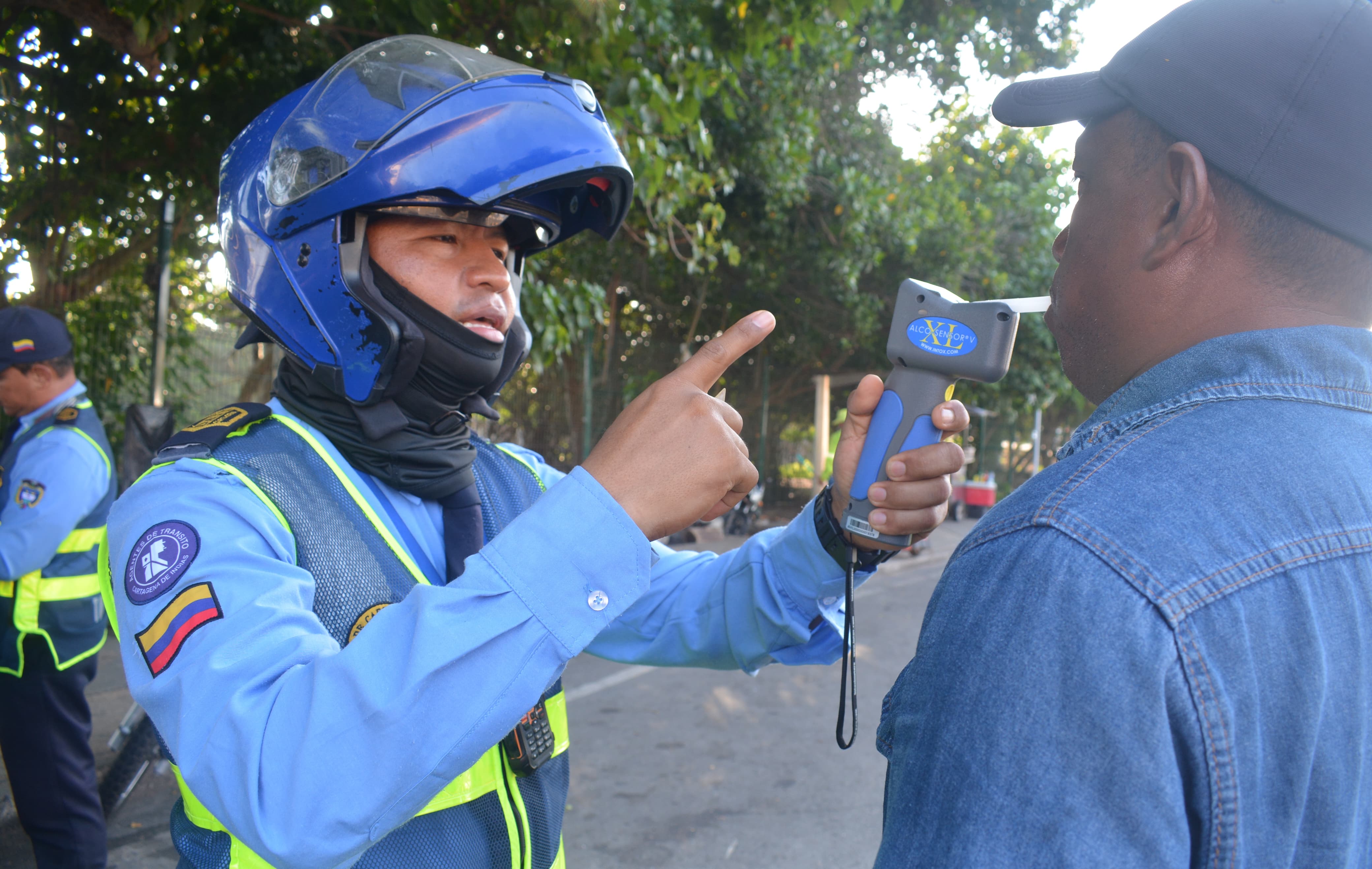Ni la leche, ni el enjuague bucal pueden afectar significativamente el resultado de un alcoholímetro