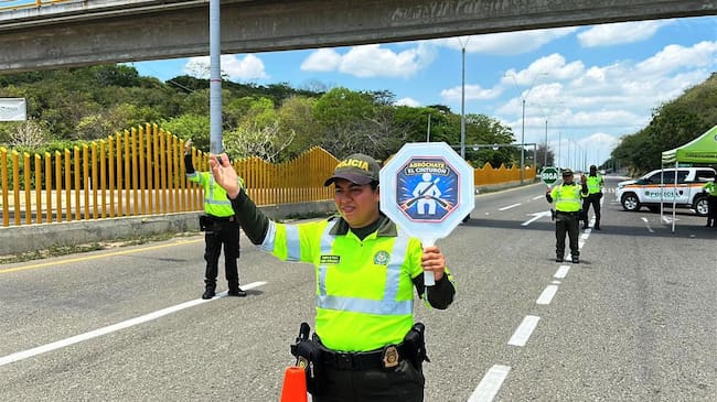 3.500 uniformados de acompañamiento a los viajeros en los diferentes ejes viales de Cartagena